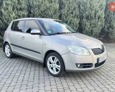 Серый Шкода Фабия, объемом двигателя 1.6 л и пробегом 198 тыс. км за 5900 $, фото 1 на Automoto.ua