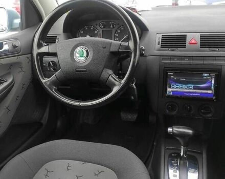 Серый Шкода Фабия, объемом двигателя 1.4 л и пробегом 206 тыс. км за 4907 $, фото 1 на Automoto.ua