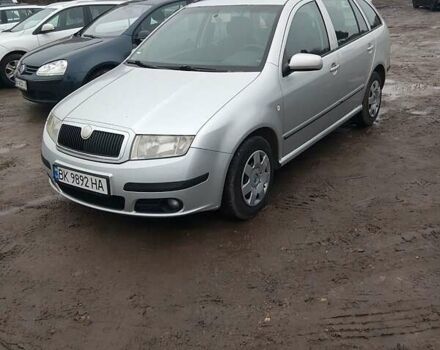 Сірий Шкода Фабія, об'ємом двигуна 1.39 л та пробігом 315 тис. км за 3900 $, фото 1 на Automoto.ua