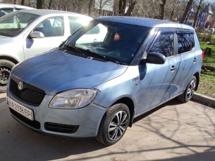 Серый Шкода Фабия, объемом двигателя 1.4 л и пробегом 260 тыс. км за 3200 $, фото 1 на Automoto.ua