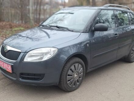 Сірий Шкода Фабія, об'ємом двигуна 0 л та пробігом 220 тис. км за 5500 $, фото 1 на Automoto.ua