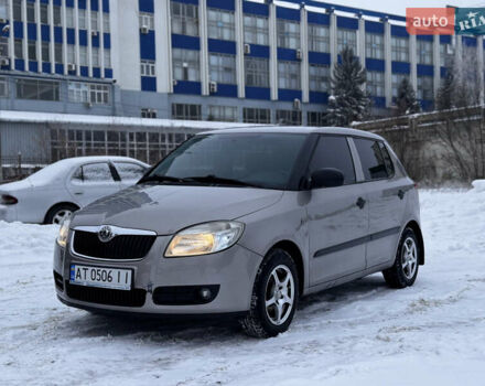 Сірий Шкода Фабія, об'ємом двигуна 1.2 л та пробігом 219 тис. км за 3400 $, фото 1 на Automoto.ua