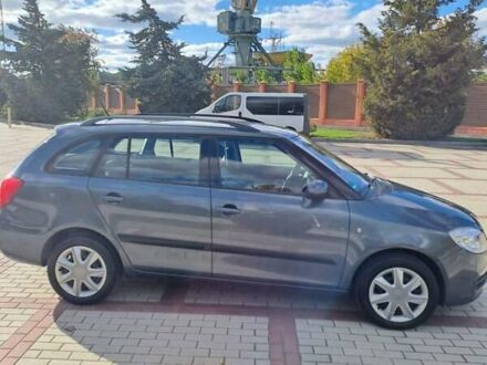 Серый Шкода Фабия, объемом двигателя 1.4 л и пробегом 235 тыс. км за 6000 $, фото 1 на Automoto.ua