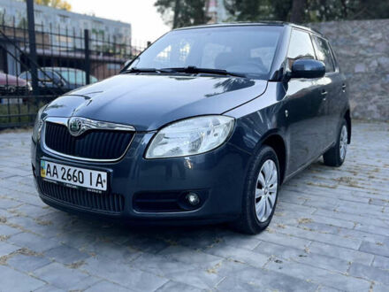 Сірий Шкода Фабія, об'ємом двигуна 1.6 л та пробігом 253 тис. км за 5999 $, фото 1 на Automoto.ua