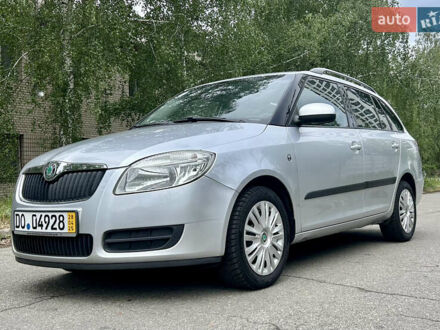 Шкода Фабия 2008 в Умани на Automoto.ua Серый Шкода Фабия, объемом двигателя 0 л и пробегом 230 тыс. км за 5499 $, фото 1 на Automoto.ua