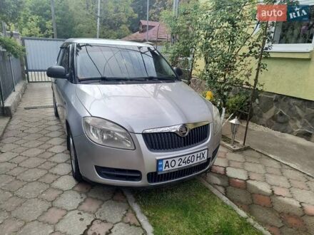 Шкода Фабия 2008 в Ужгороде на Automoto.ua Серый Шкода Фабия, объемом двигателя 1.42 л и пробегом 242 тыс. км за 4150 $, фото 1 на Automoto.ua