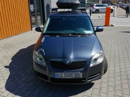 Серый Шкода Фабия, объемом двигателя 1.6 л и пробегом 222 тыс. км за 5600 $, фото 1 на Automoto.ua