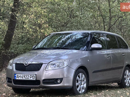 Сірий Шкода Фабія, об'ємом двигуна 1.39 л та пробігом 220 тис. км за 5550 $, фото 1 на Automoto.ua