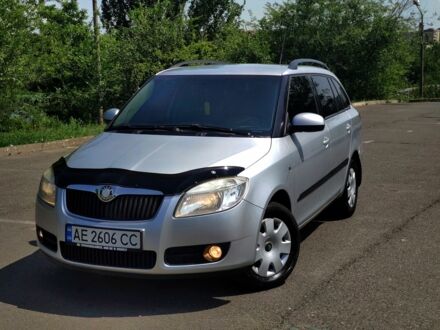 Шкода Фабия 2008 в Кривом Роге на Automoto.ua Серый Шкода Фабия, объемом двигателя 1.4 л и пробегом 187 тыс. км за 5500 $, фото 1 на Automoto.ua