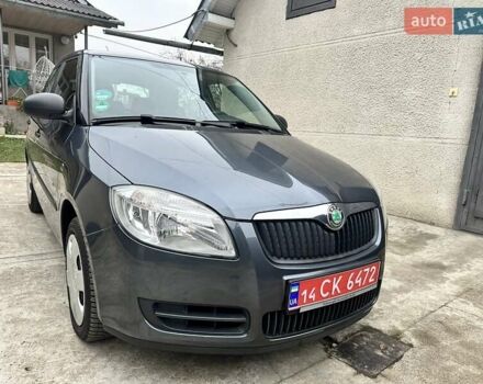 Серый Шкода Фабия, объемом двигателя 1.4 л и пробегом 180 тыс. км за 5300 $, фото 1 на Automoto.ua