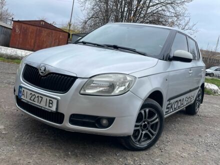 Серый Шкода Фабия, объемом двигателя 1.3 л и пробегом 195 тыс. км за 4200 $, фото 1 на Automoto.ua