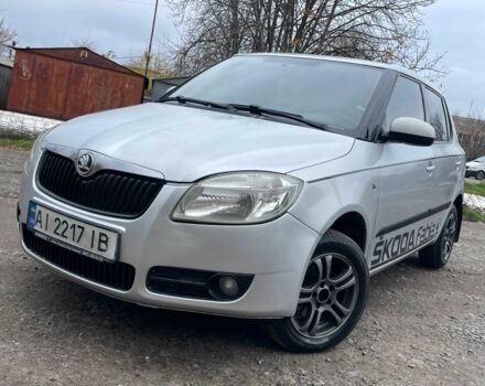 Серый Шкода Фабия, объемом двигателя 1.3 л и пробегом 195 тыс. км за 4200 $, фото 1 на Automoto.ua