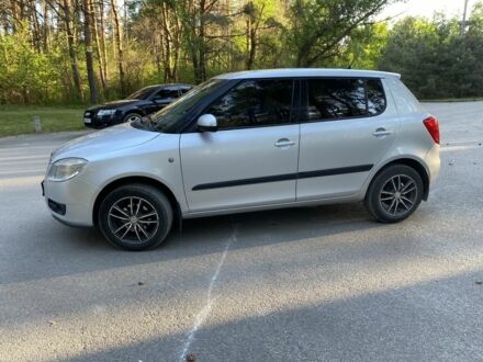 Шкода Фабія 2008 у Новомосковске на Automoto.ua Сірий Шкода Фабія, об'ємом двигуна 1.4 л та пробігом 230 тис. км за 4000 $, фото 1 на Automoto.ua