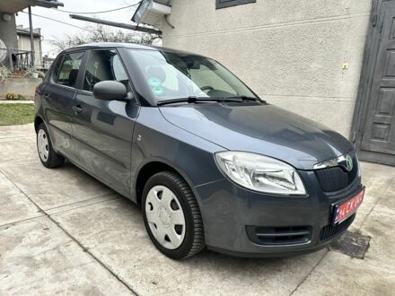 Серый Шкода Фабия, объемом двигателя 0 л и пробегом 182 тыс. км за 5300 $, фото 1 на Automoto.ua