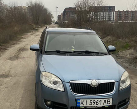 Серый Шкода Фабия, объемом двигателя 1.4 л и пробегом 395 тыс. км за 4200 $, фото 1 на Automoto.ua