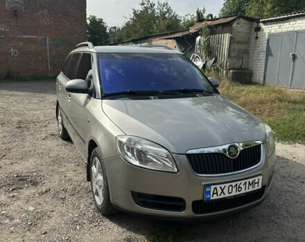 Сірий Шкода Фабія, об'ємом двигуна 1.39 л та пробігом 228 тис. км за 5500 $, фото 1 на Automoto.ua