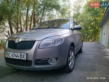 Шкода Фабия 2008 в Львове на Automoto.ua Серый Шкода Фабия, объемом двигателя 1.4 л и пробегом 196 тыс. км за 5900 $, фото 1 на Automoto.ua