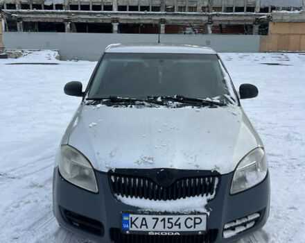 Серый Шкода Фабия, объемом двигателя 1.39 л и пробегом 200 тыс. км за 3800 $, фото 1 на Automoto.ua