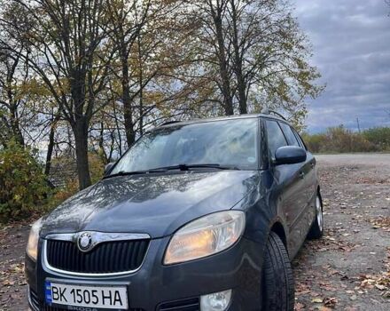 Сірий Шкода Фабія, об'ємом двигуна 1.4 л та пробігом 221 тис. км за 5000 $, фото 1 на Automoto.ua