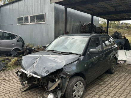 Серый Шкода Фабия, объемом двигателя 1.2 л и пробегом 383 тыс. км за 1650 $, фото 1 на Automoto.ua