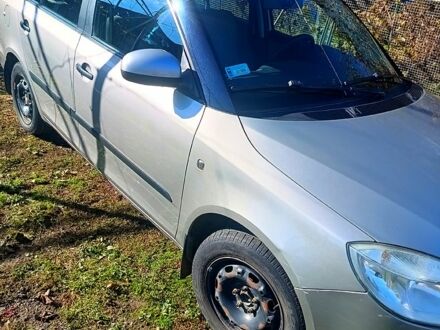 Сірий Шкода Фабія, об'ємом двигуна 1.2 л та пробігом 237 тис. км за 4200 $, фото 1 на Automoto.ua