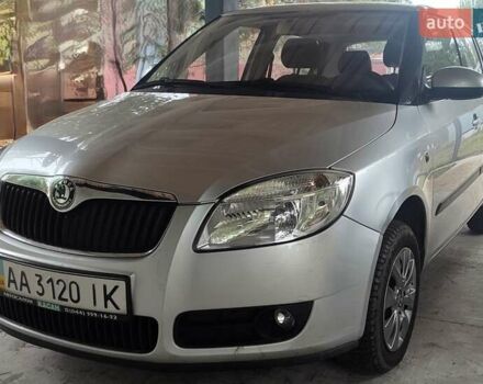 Серый Шкода Фабия, объемом двигателя 1.39 л и пробегом 67 тыс. км за 5500 $, фото 1 на Automoto.ua