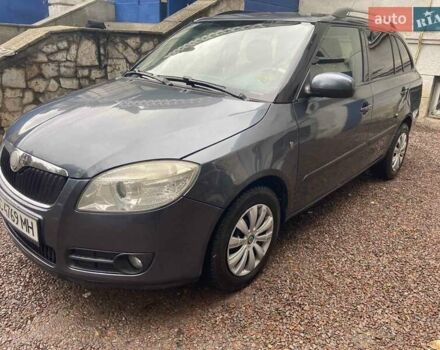 Серый Шкода Фабия, объемом двигателя 1.39 л и пробегом 302 тыс. км за 4950 $, фото 1 на Automoto.ua