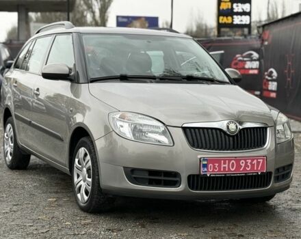 Серый Шкода Фабия, объемом двигателя 1.6 л и пробегом 112 тыс. км за 7300 $, фото 1 на Automoto.ua