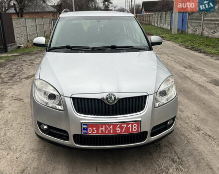 Серый Шкода Фабия, объемом двигателя 1.6 л и пробегом 239 тыс. км за 6750 $, фото 1 на Automoto.ua