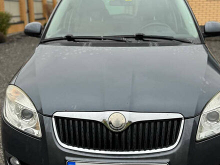 Серый Шкода Фабия, объемом двигателя 1.6 л и пробегом 246 тыс. км за 5700 $, фото 1 на Automoto.ua