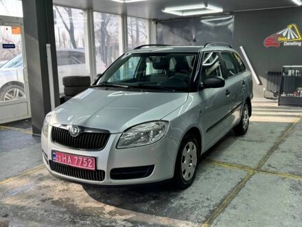 Шкода Фабия 2009 в Полтаве на Automoto.ua Серый Шкода Фабия, объемом двигателя 0 л и пробегом 209 тыс. км за 6200 $, фото 1 на Automoto.ua