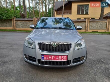 Шкода Фабия 2009 в Чернигове на Automoto.ua Серый Шкода Фабия, объемом двигателя 1.39 л и пробегом 170 тыс. км за 5900 $, фото 1 на Automoto.ua