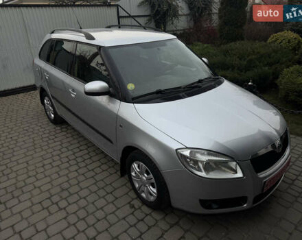 Серый Шкода Фабия, объемом двигателя 1.39 л и пробегом 180 тыс. км за 5750 $, фото 1 на Automoto.ua
