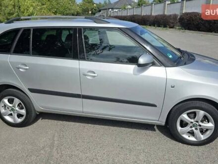 Серый Шкода Фабия, объемом двигателя 1.6 л и пробегом 220 тыс. км за 6000 $, фото 1 на Automoto.ua