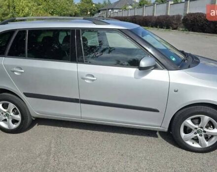Серый Шкода Фабия, объемом двигателя 1.6 л и пробегом 220 тыс. км за 6000 $, фото 1 на Automoto.ua