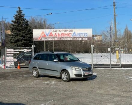 Серый Шкода Фабия, объемом двигателя 1.2 л и пробегом 220 тыс. км за 3500 $, фото 1 на Automoto.ua