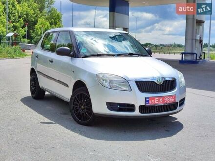Шкода Фабия 2009 в Хороле на Automoto.ua Серый Шкода Фабия, объемом двигателя 1.4 л и пробегом 199 тыс. км за 5600 $, фото 1 на Automoto.ua