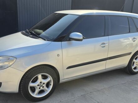 Серый Шкода Фабия, объемом двигателя 1.2 л и пробегом 235 тыс. км за 5800 $, фото 1 на Automoto.ua