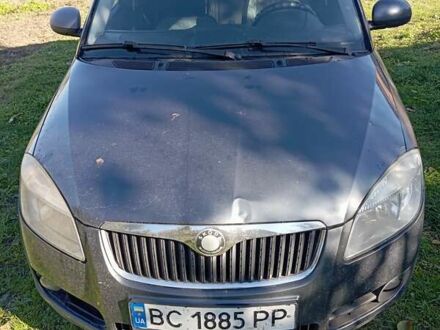 Серый Шкода Фабия, объемом двигателя 1.42 л и пробегом 242 тыс. км за 2900 $, фото 1 на Automoto.ua