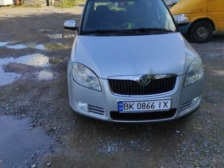 Сірий Шкода Фабія, об'ємом двигуна 1.42 л та пробігом 350 тис. км за 4500 $, фото 1 на Automoto.ua