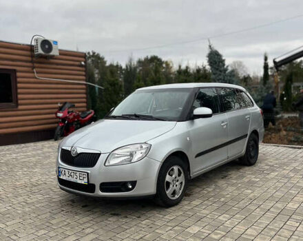 Серый Шкода Фабия, объемом двигателя 1.39 л и пробегом 187 тыс. км за 4100 $, фото 1 на Automoto.ua