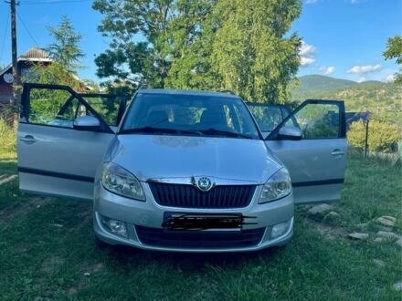 Серый Шкода Фабия, объемом двигателя 1.6 л и пробегом 215 тыс. км за 5750 $, фото 1 на Automoto.ua