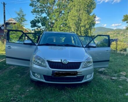 Серый Шкода Фабия, объемом двигателя 1.6 л и пробегом 215 тыс. км за 5750 $, фото 1 на Automoto.ua