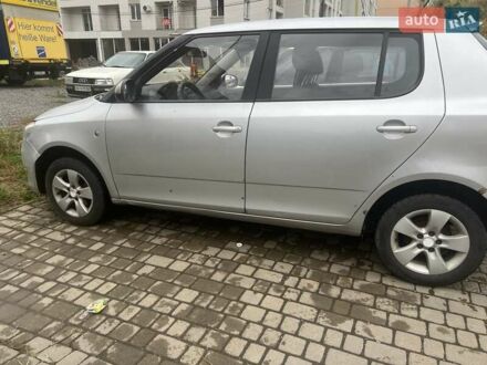 Сірий Шкода Фабія, об'ємом двигуна 1.39 л та пробігом 380 тис. км за 3300 $, фото 1 на Automoto.ua