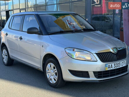 Шкода Фабия 2010 в Киеве на Automoto.ua Серый Шкода Фабия, объемом двигателя 1.2 л и пробегом 146 тыс. км за 4750 $, фото 1 на Automoto.ua