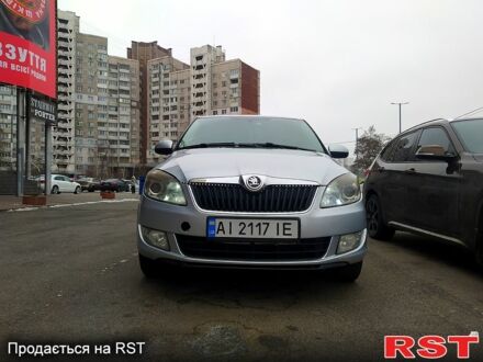 Шкода Фабия 2010 в Василькове на Automoto.ua Серый Шкода Фабия, объемом двигателя 1.4 л и пробегом 449 тыс. км за 5500 $, фото 1 на Automoto.ua