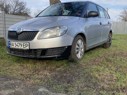 Сірий Шкода Фабія, об'ємом двигуна 1.6 л та пробігом 389 тис. км за 4200 $, фото 1 на Automoto.ua