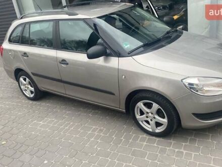 Серый Шкода Фабия, объемом двигателя 1.2 л и пробегом 209 тыс. км за 6200 $, фото 1 на Automoto.ua