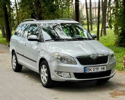 Серый Шкода Фабия, объемом двигателя 1.2 л и пробегом 147 тыс. км за 7400 $, фото 1 на Automoto.ua