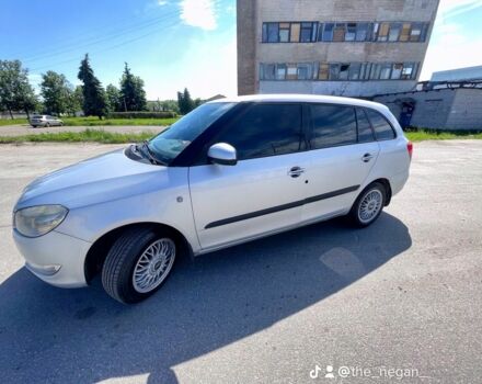 Серый Шкода Фабия, объемом двигателя 1.4 л и пробегом 470 тыс. км за 4744 $, фото 1 на Automoto.ua